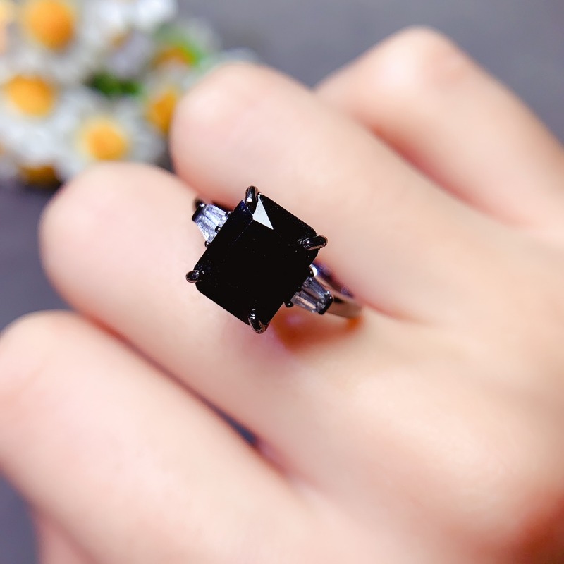 خاتم الإسبنيل الأسود المستطيل  - مراجعة Jewelry Making University وسعره